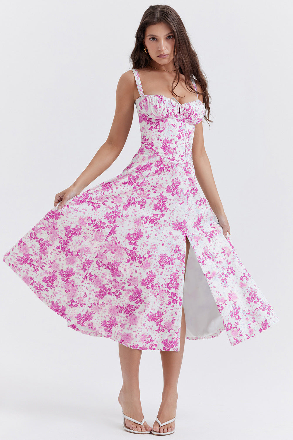 Robe moulante à bretelles croisées